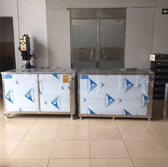 超声波清洗机、超声波清洗+烘干功能、可用于汽车、机车、飞机、五金配件维修保养专用超声波清洗机。